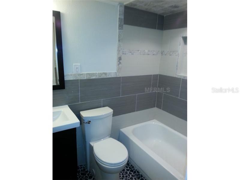 Image 9 of 11 For 1301 Howard Avenue B17