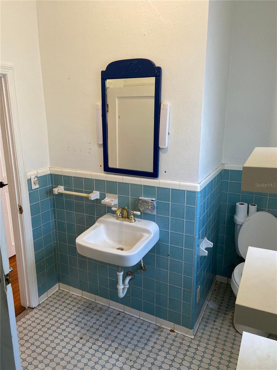 Image 12 of 15 For 108 Willow Avenue