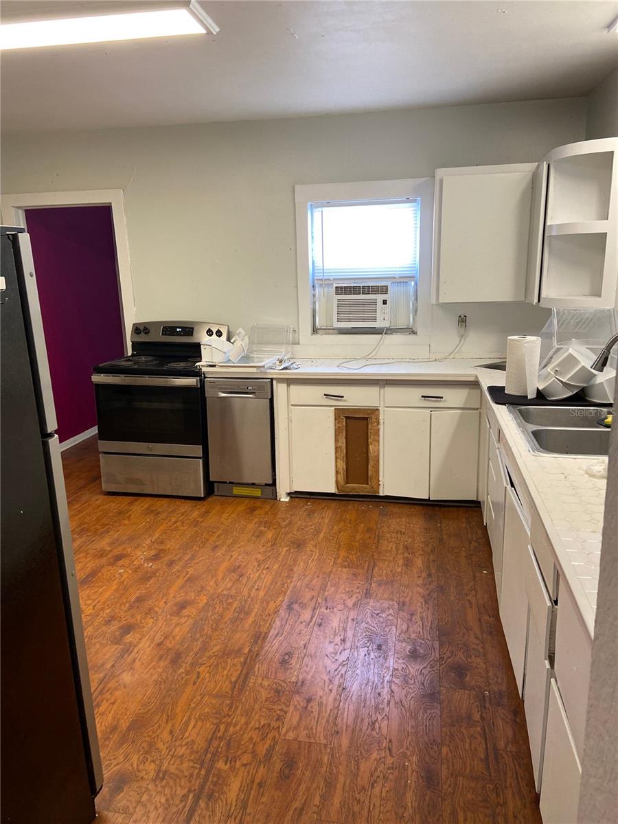 Image 6 of 15 For 108 Willow Avenue