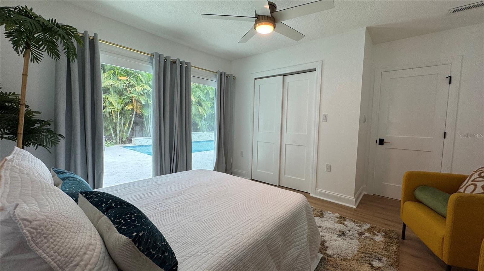 Image 17 of 55 For 4626 Bayshore Boulevard Ne