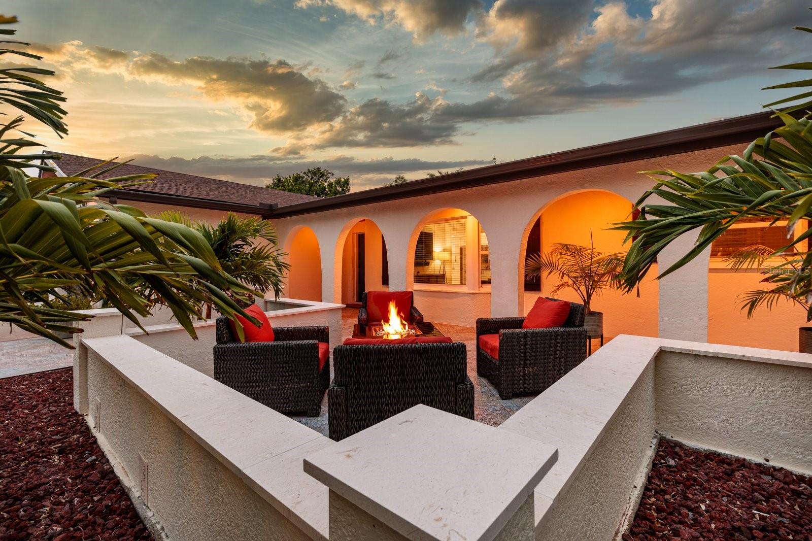 Image 2 of 55 For 4626 Bayshore Boulevard Ne