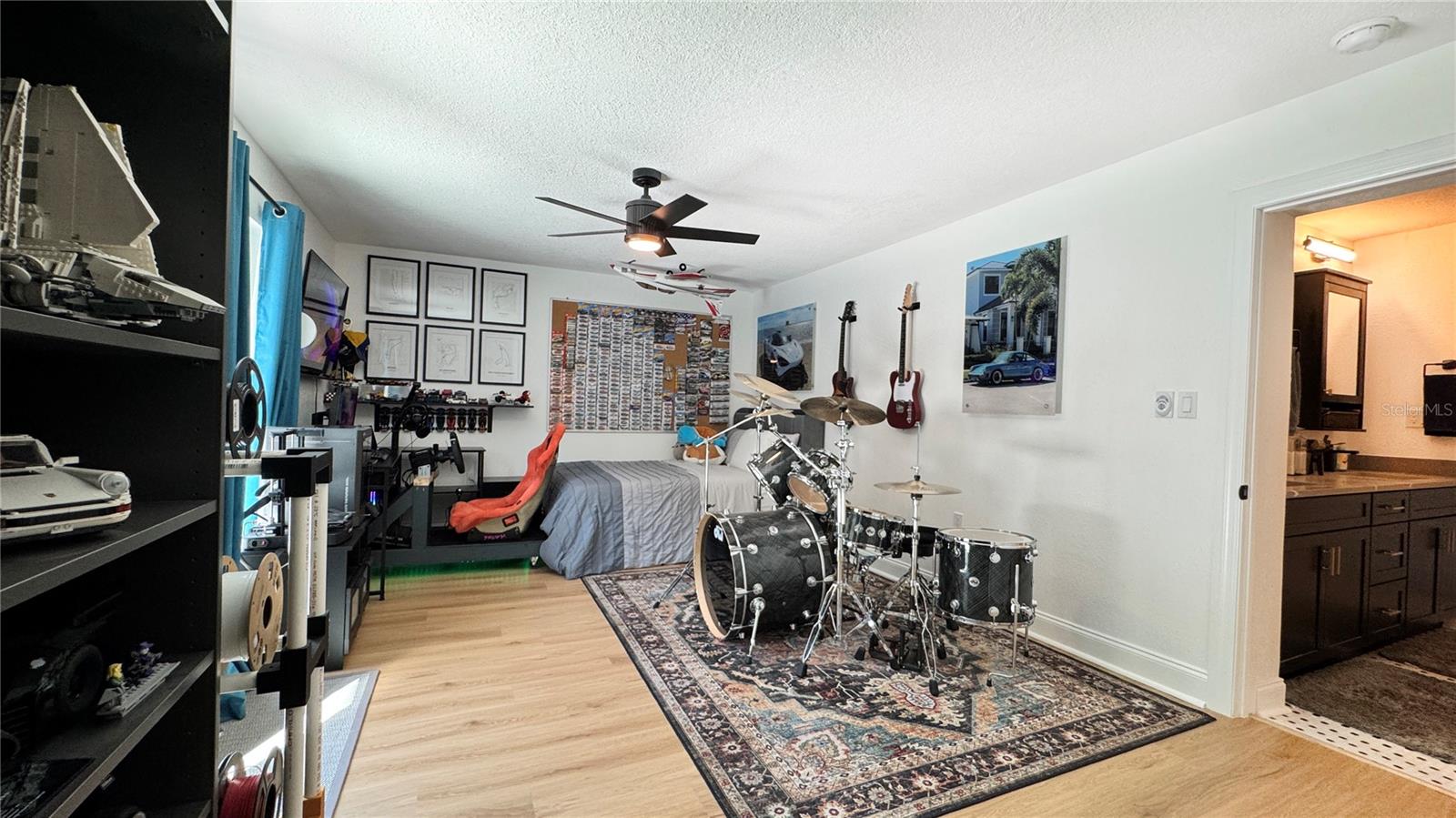 Image 26 of 55 For 4626 Bayshore Boulevard Ne