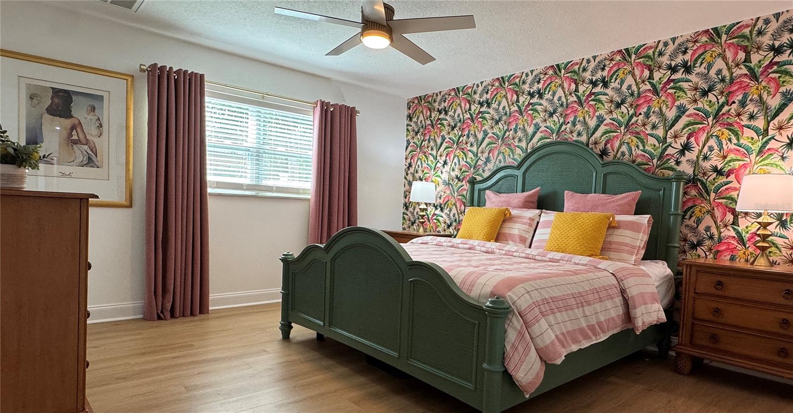 Image 27 of 55 For 4626 Bayshore Boulevard Ne