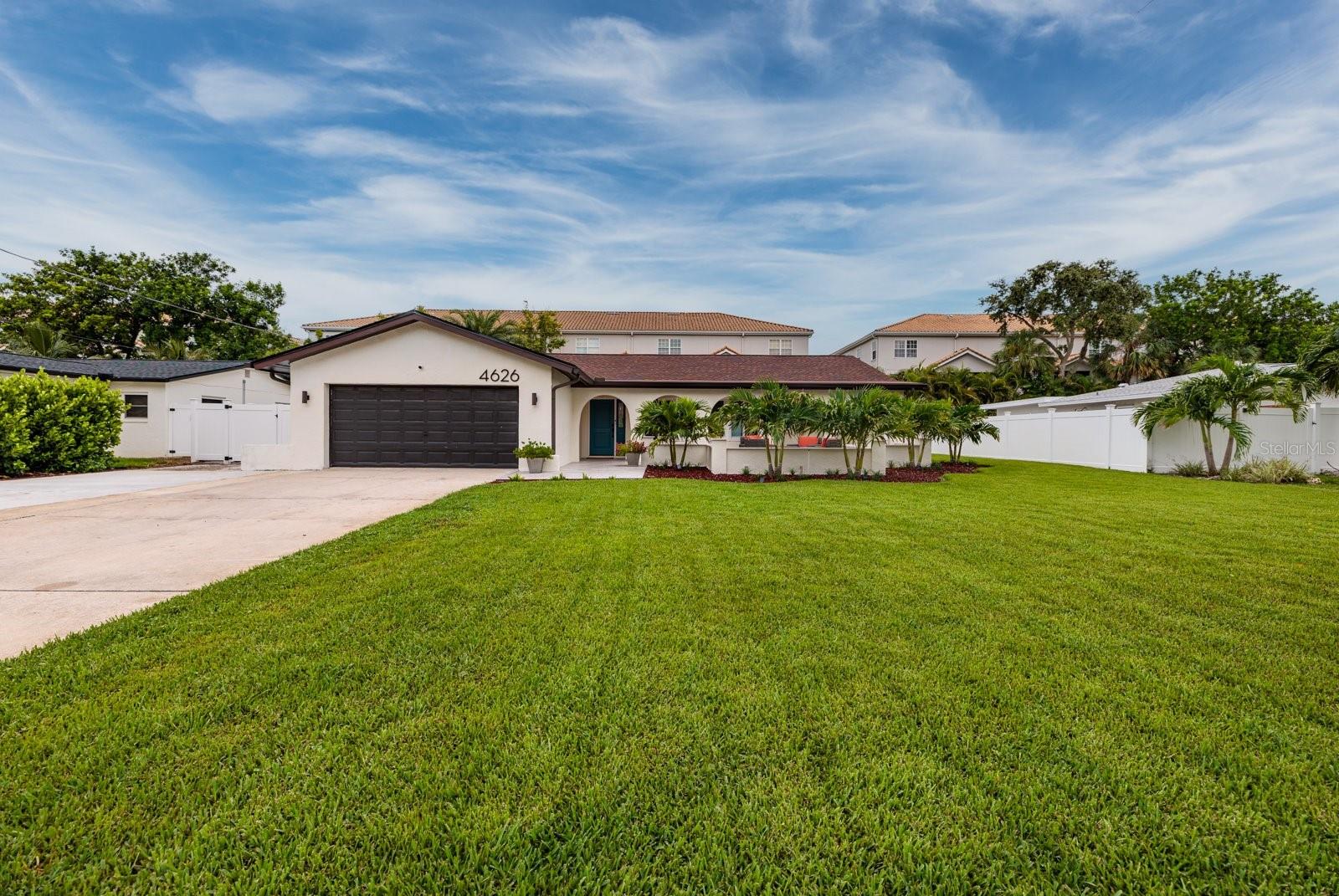 Image 46 of 55 For 4626 Bayshore Boulevard Ne