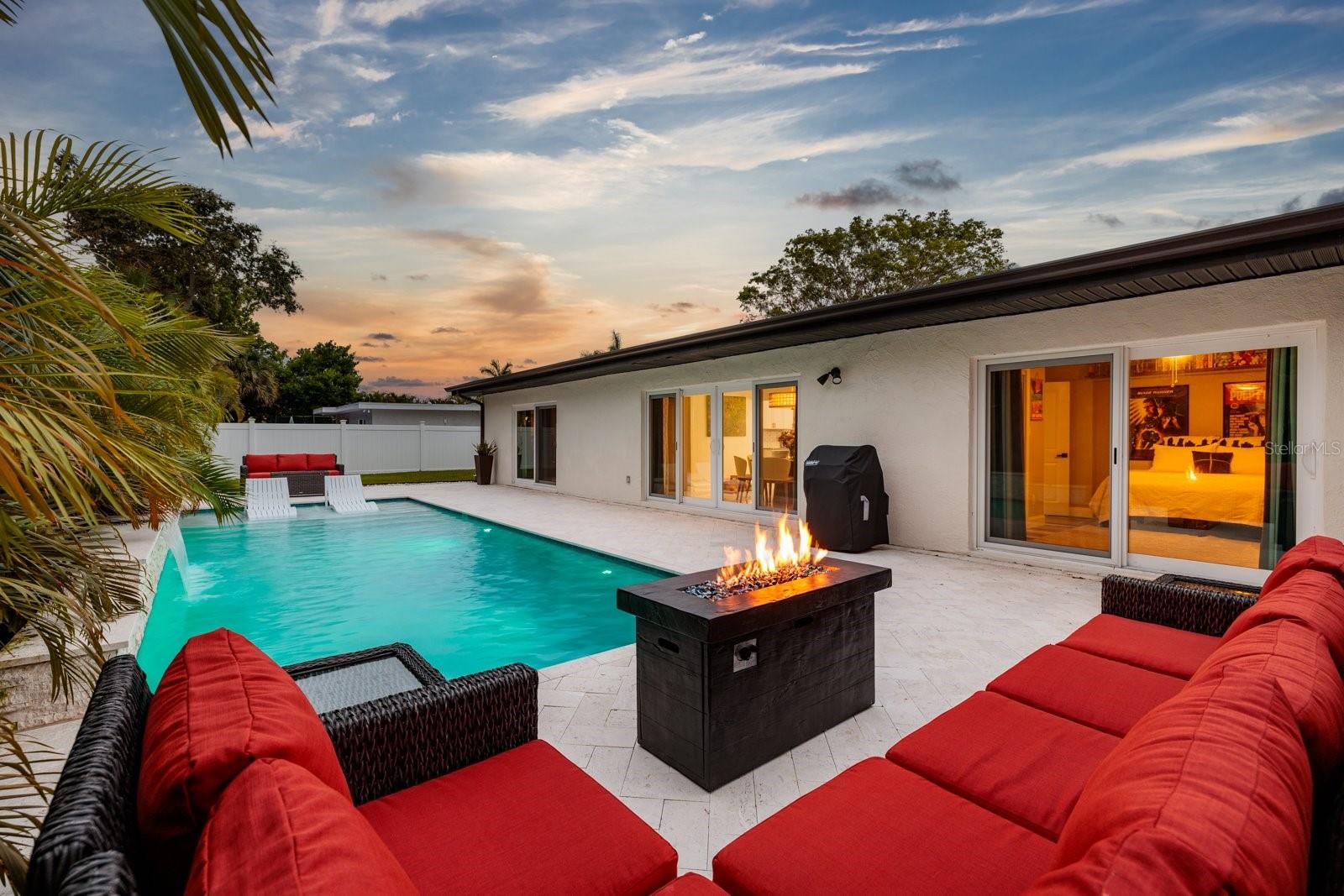 Image 5 of 55 For 4626 Bayshore Boulevard Ne