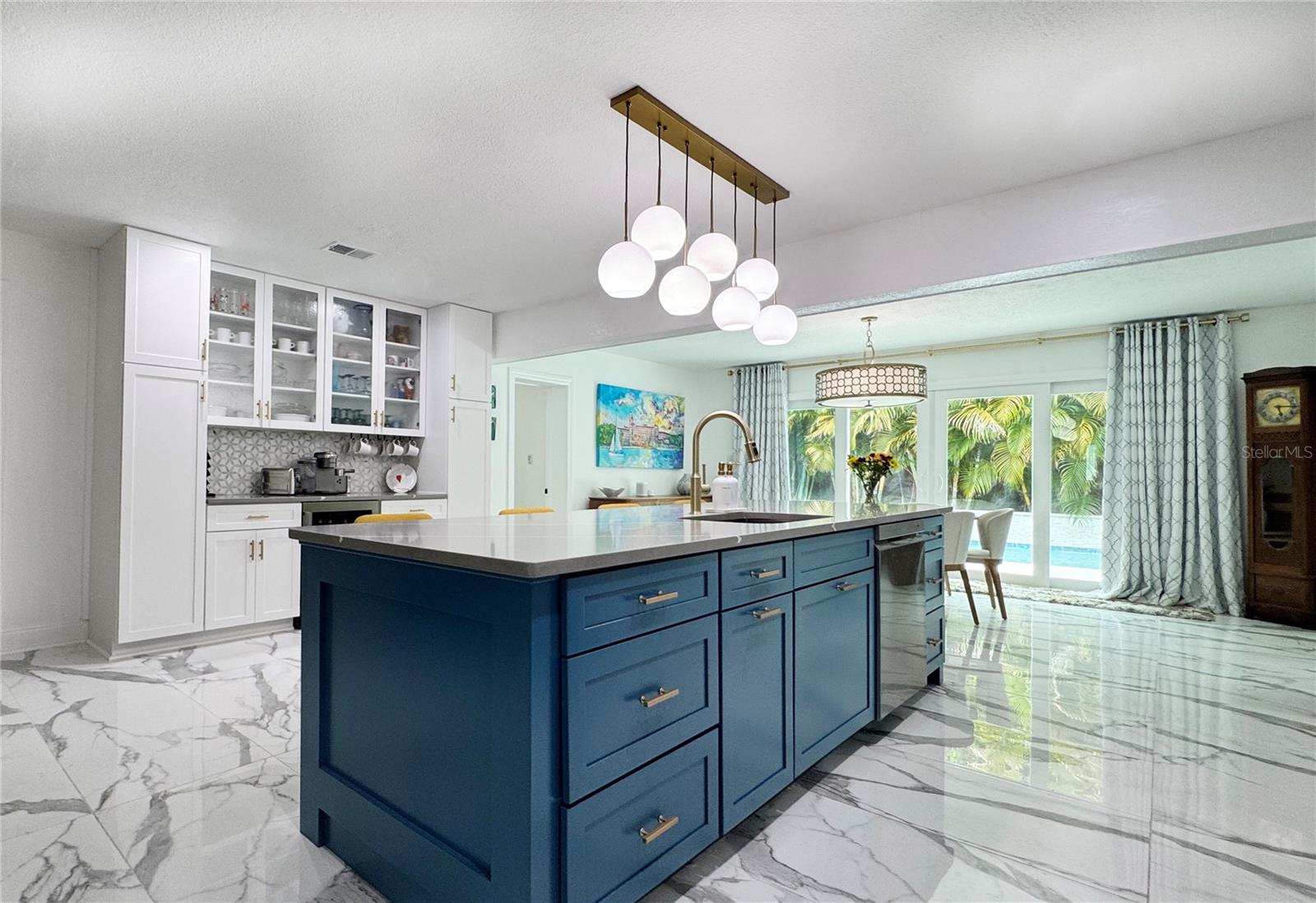 Image 7 of 55 For 4626 Bayshore Boulevard Ne