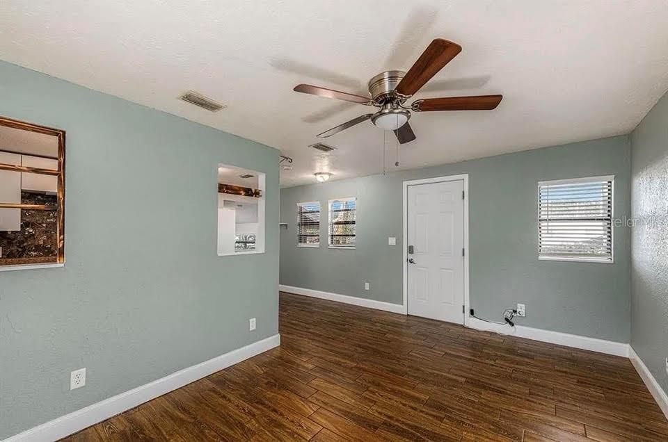 Listing photo id 1 for 6002 72nd Avenue N