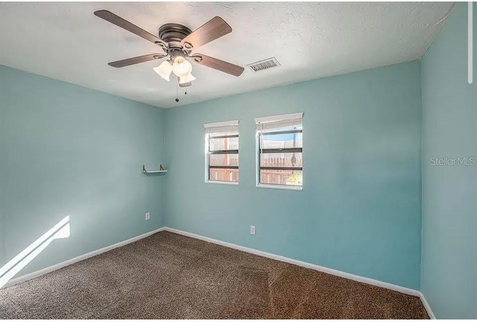 Listing photo id 3 for 6002 72nd Avenue N