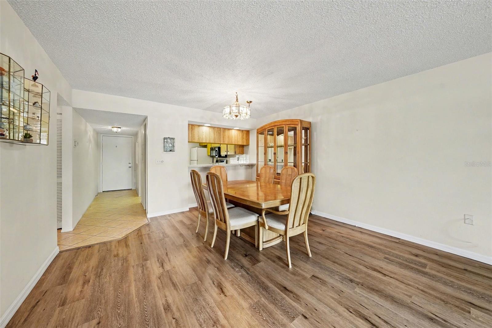 Image 8 of 31 For 172 Lakeview Way 172