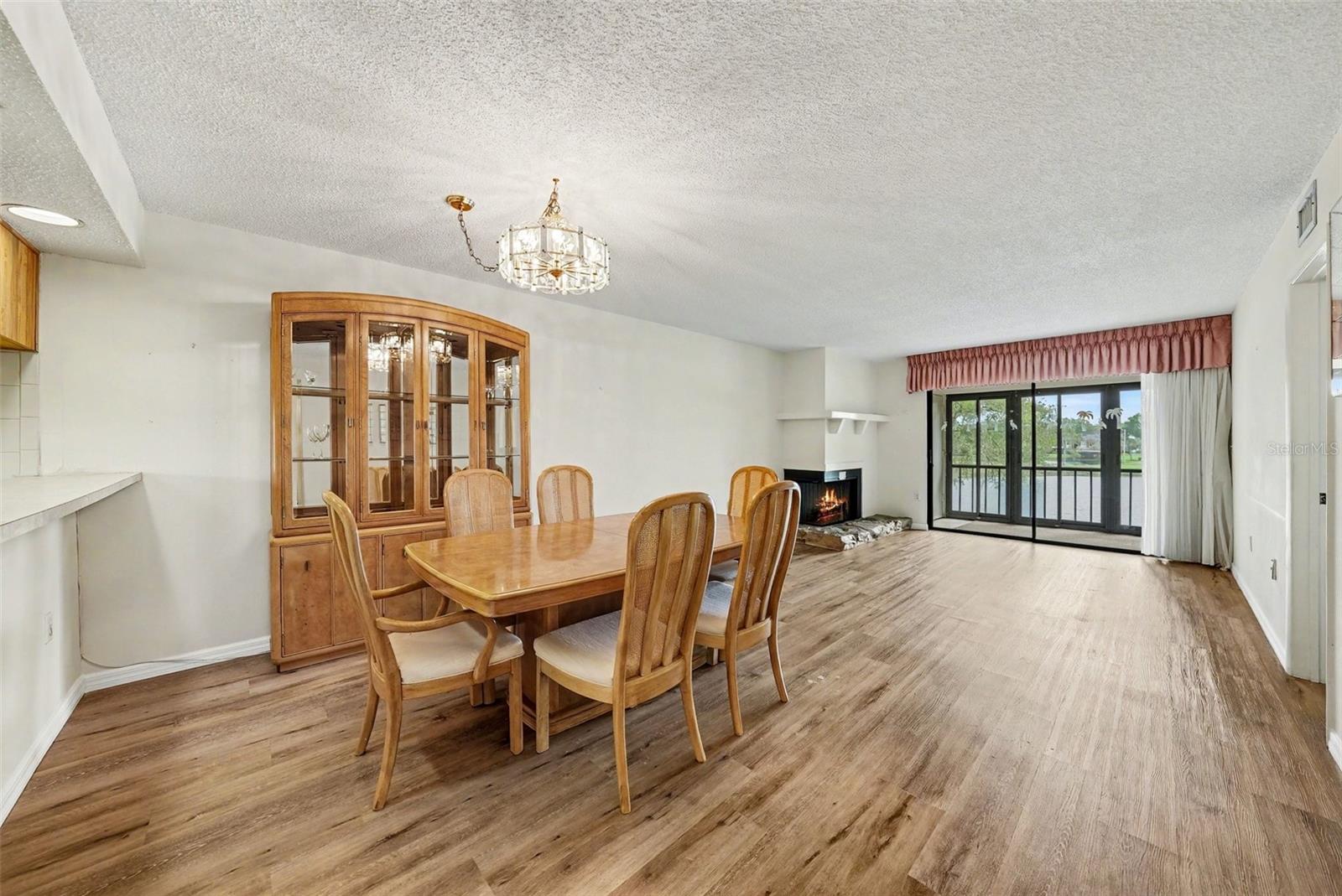 Image 9 of 31 For 172 Lakeview Way 172