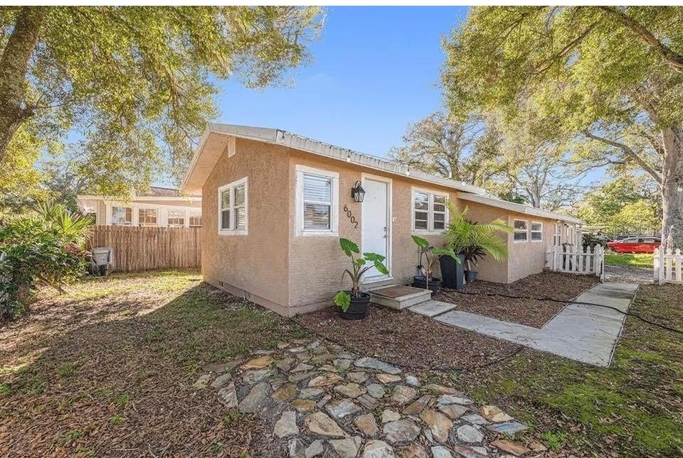 Listing photo id 0 for 6002 72nd Avenue N