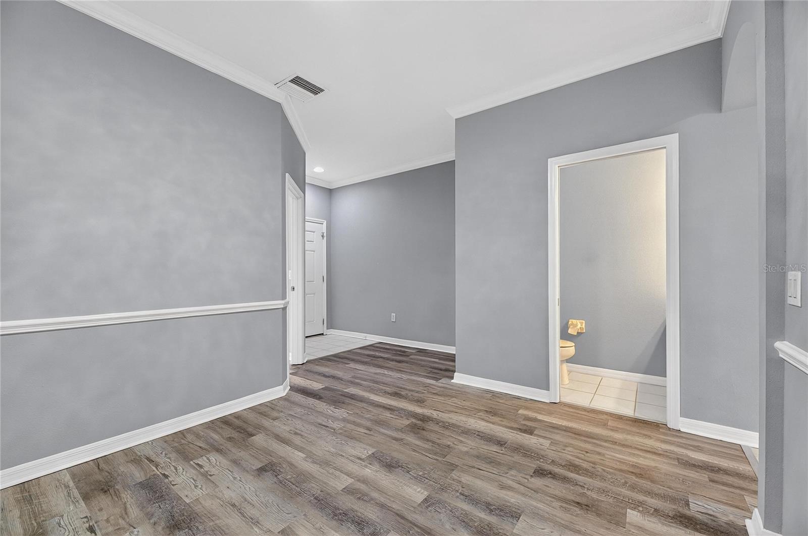 Image 14 of 58 For 13123 Kings Crossing Drive