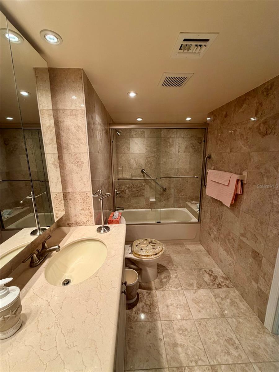 Image 14 of 21 For 180 20th Avenue 303