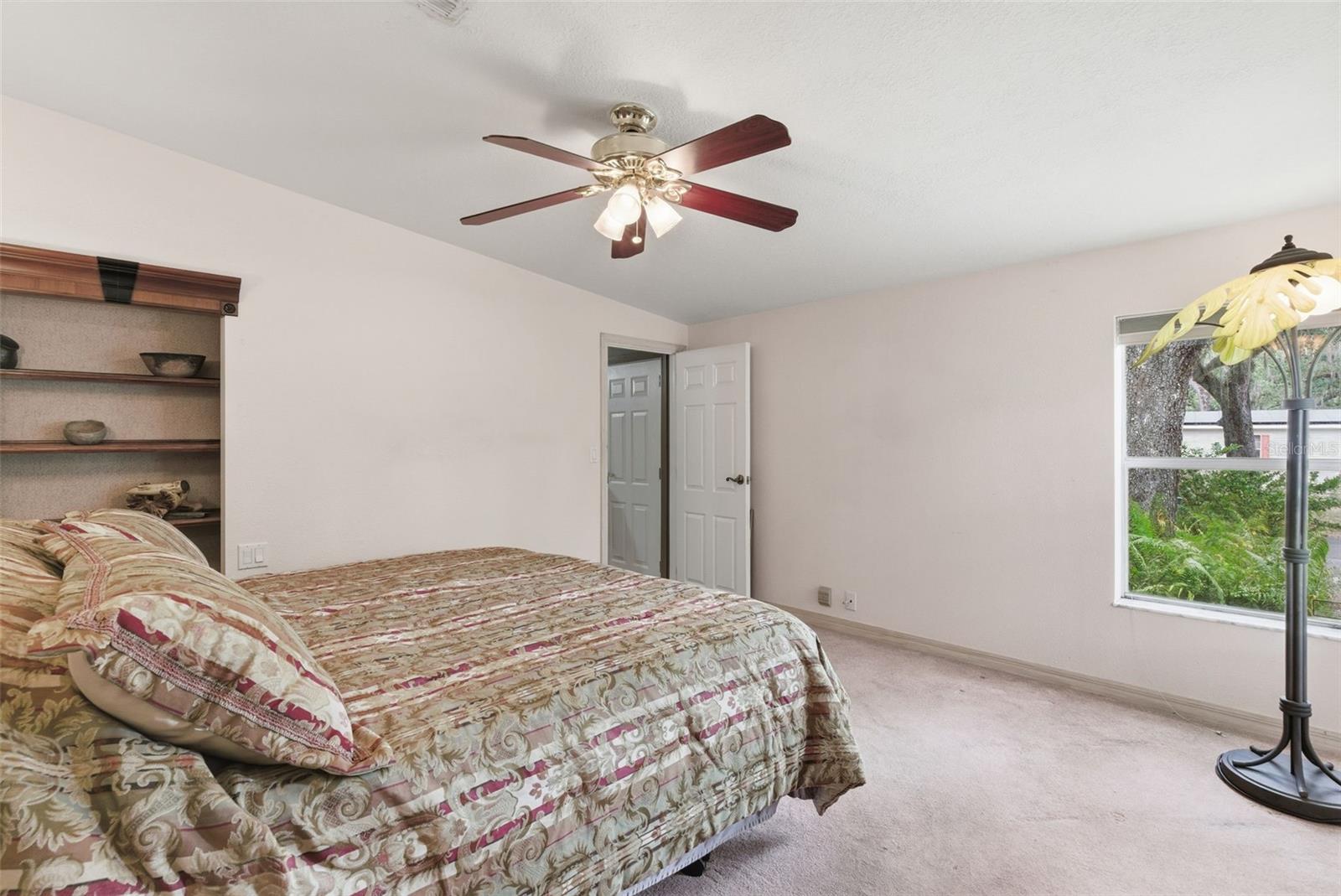 Listing photo id 12 for 9101 Wood Terrace Drive