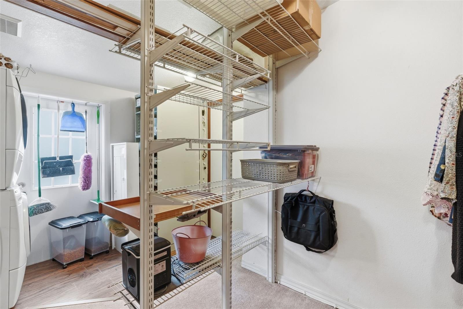 Listing photo id 18 for 9101 Wood Terrace Drive