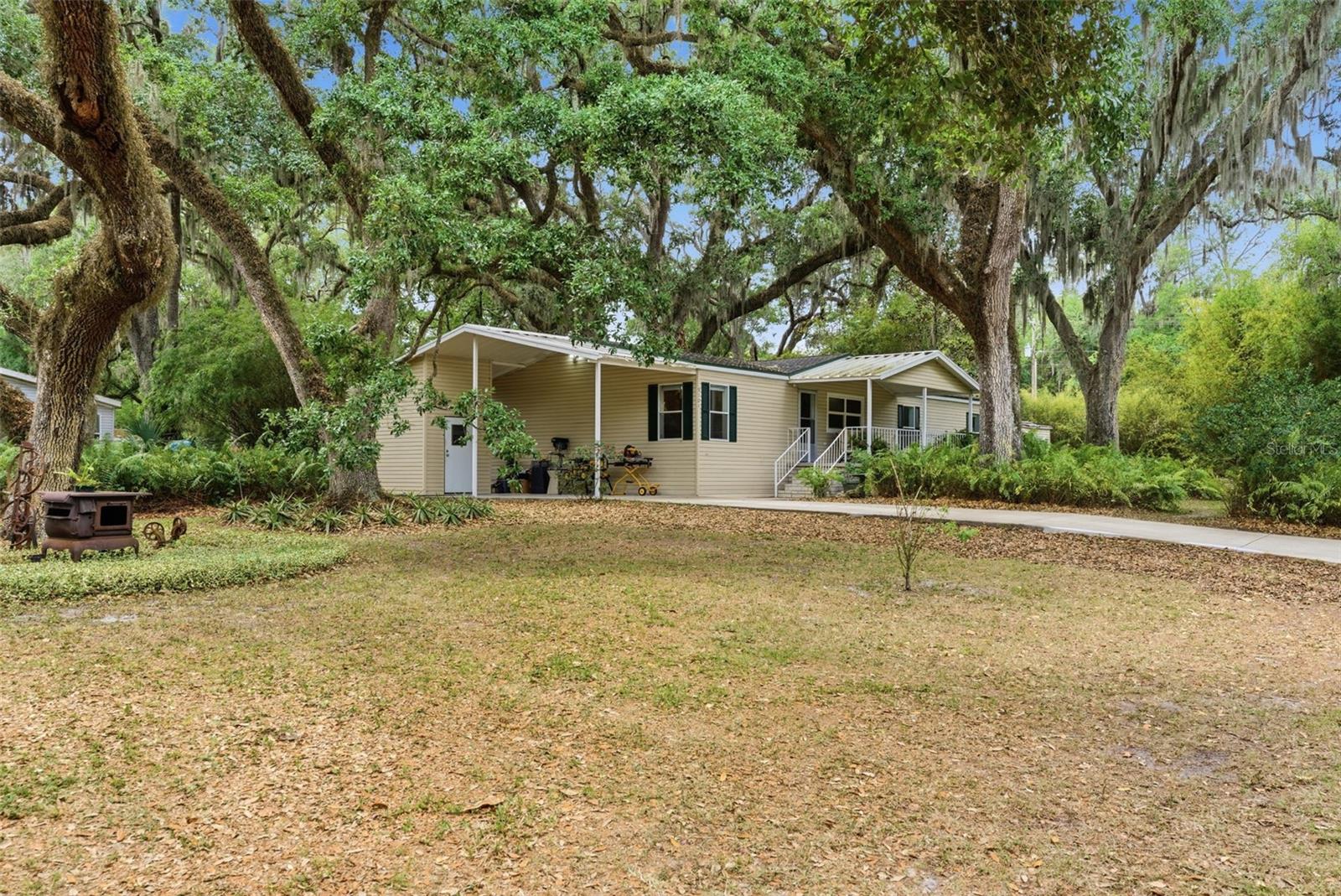 Listing photo id 25 for 9101 Wood Terrace Drive