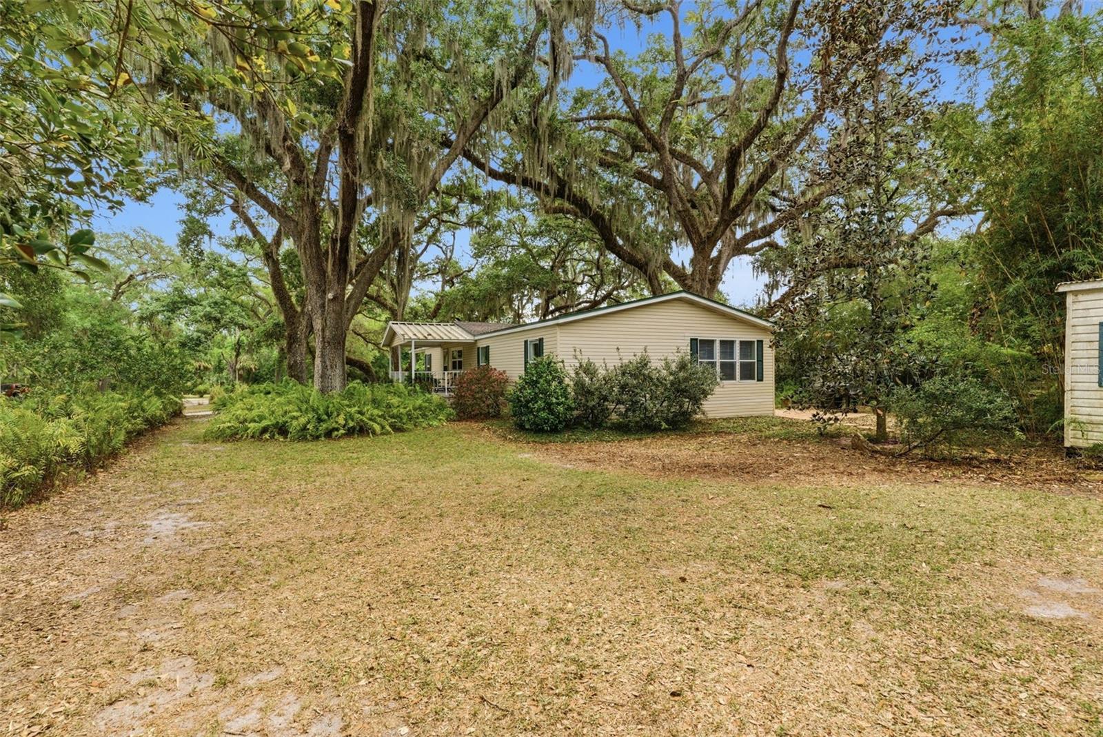 Listing photo id 29 for 9101 Wood Terrace Drive