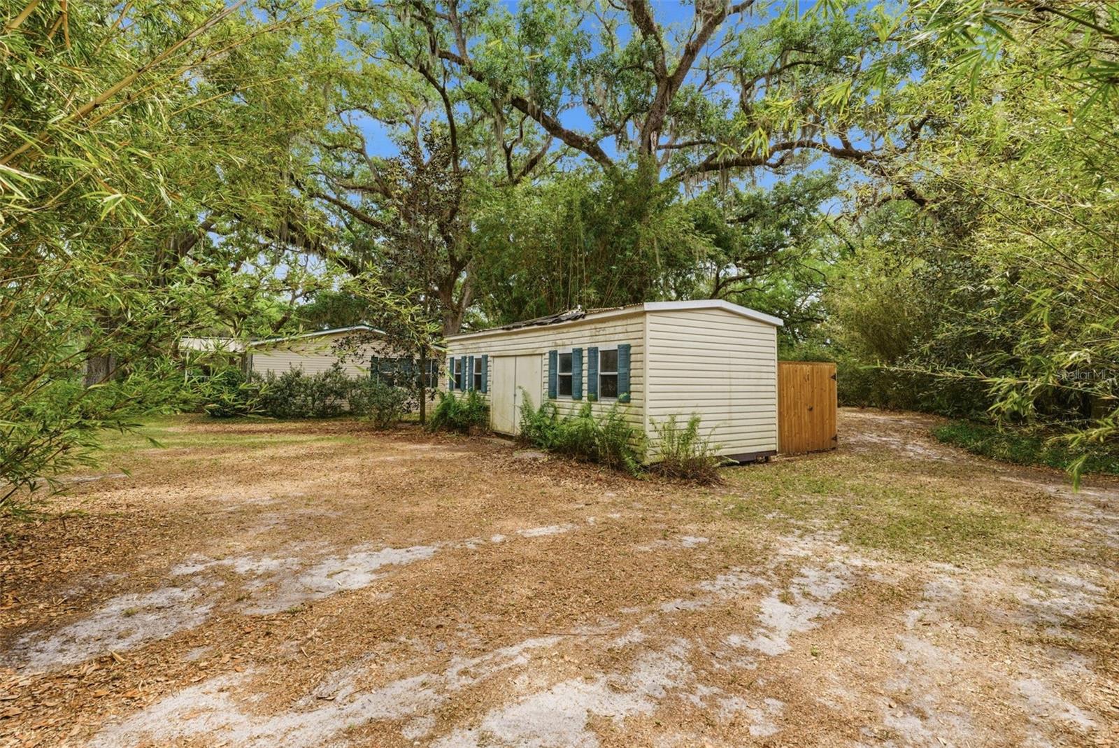 Listing photo id 30 for 9101 Wood Terrace Drive