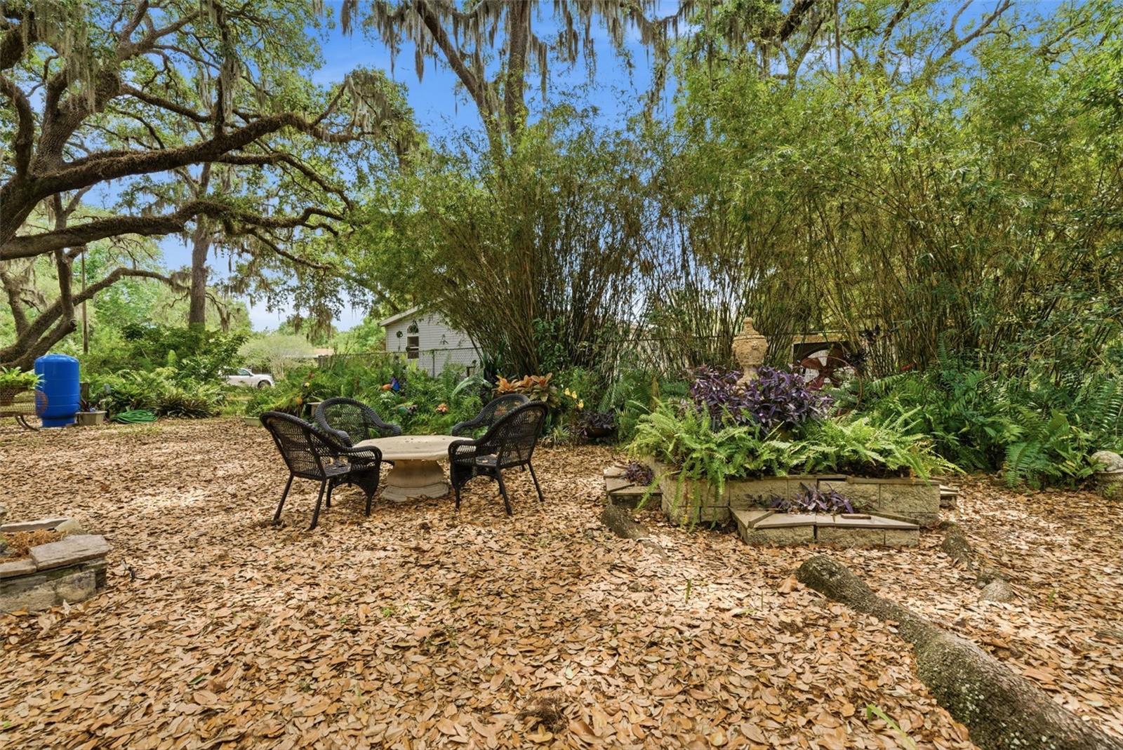 Listing photo id 35 for 9101 Wood Terrace Drive