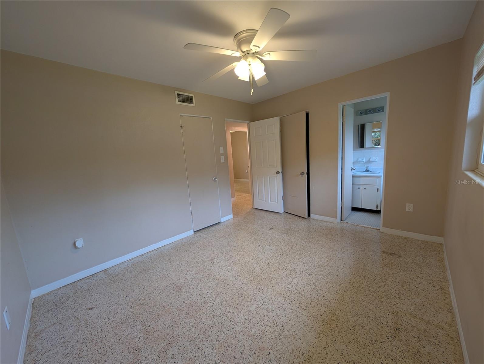 Image 13 of 14 For 208 Oakwood Drive