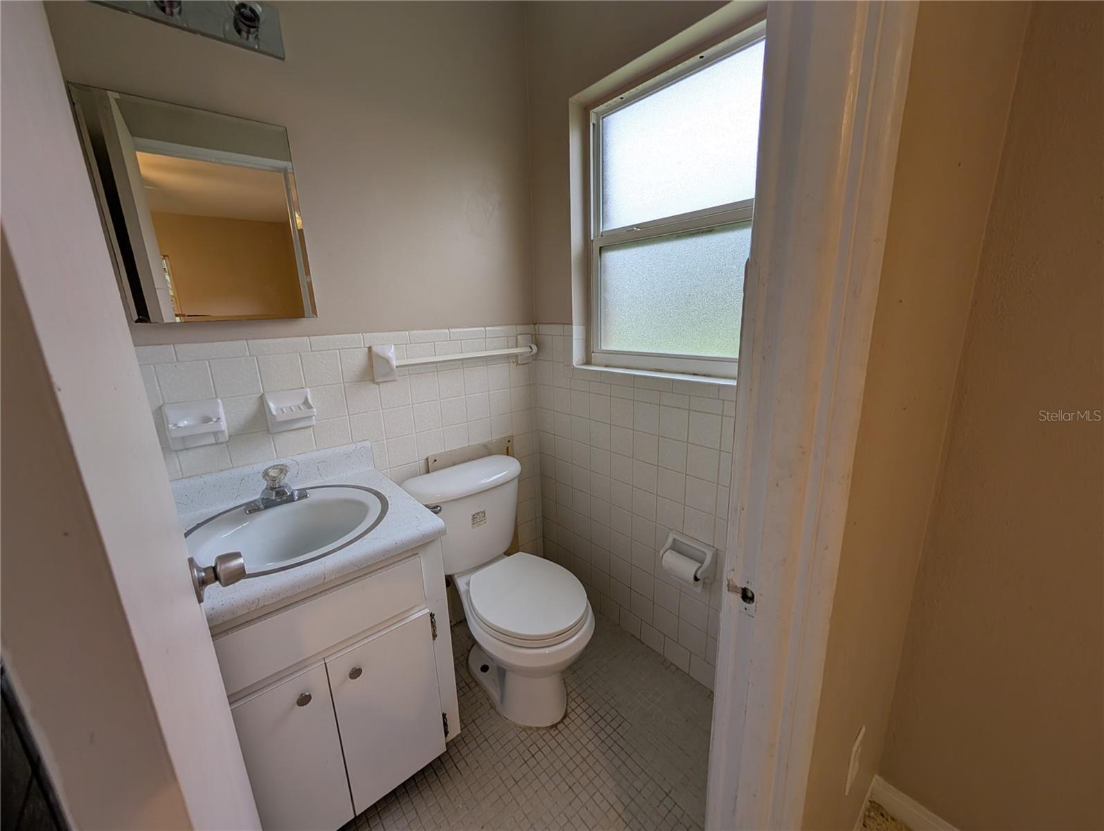 Image 14 of 14 For 208 Oakwood Drive