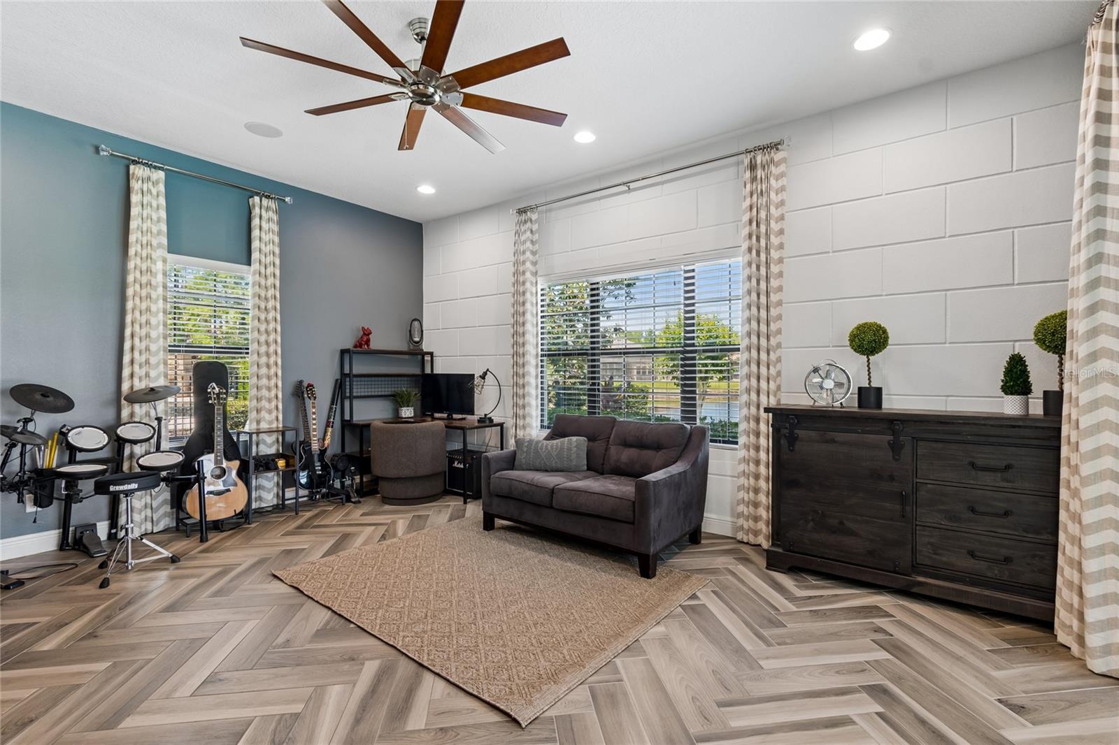 Image 50 of 80 For 20439 Lace Cascade Road