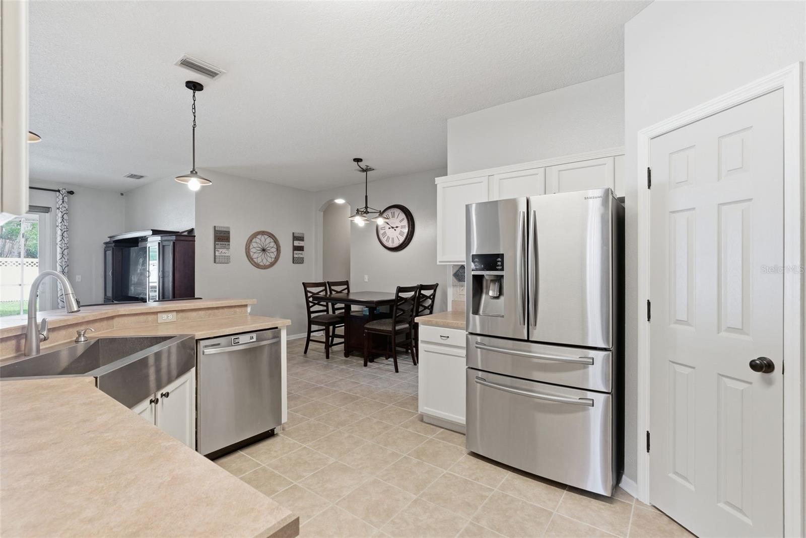 Image 19 of 46 For 5832 Heronview Crescent Drive