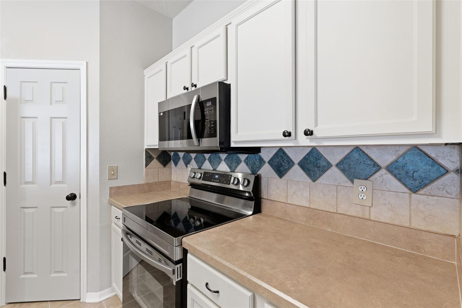 Image 21 of 46 For 5832 Heronview Crescent Drive