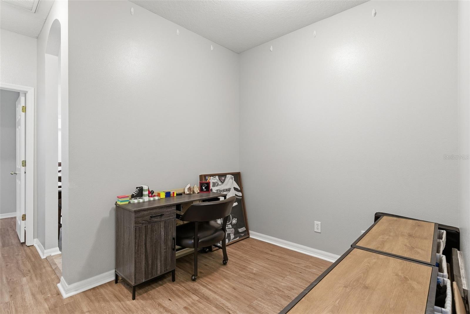 Image 27 of 46 For 5832 Heronview Crescent Drive