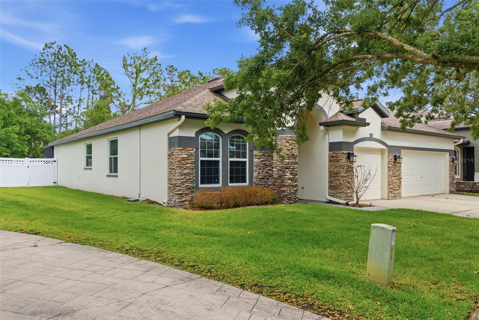 Image 6 of 46 For 5832 Heronview Crescent Drive