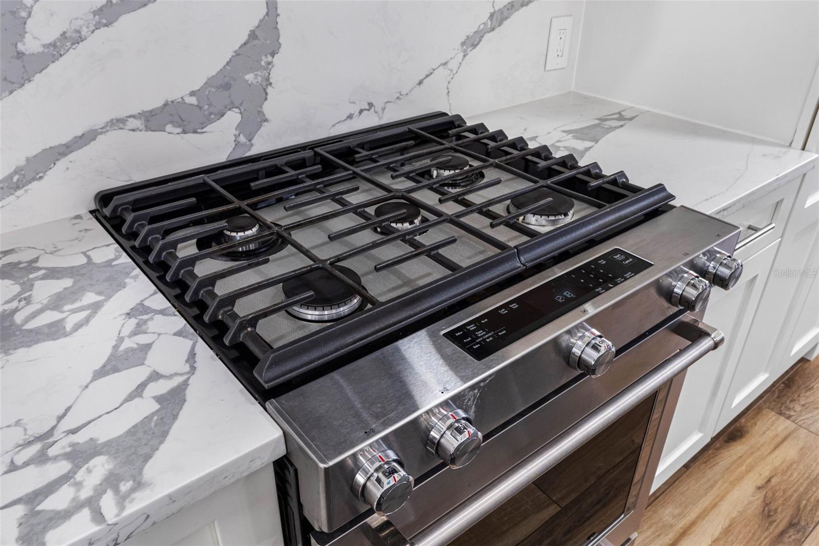 Image 18 of 81 For 19915 Gulf Boulevard 806