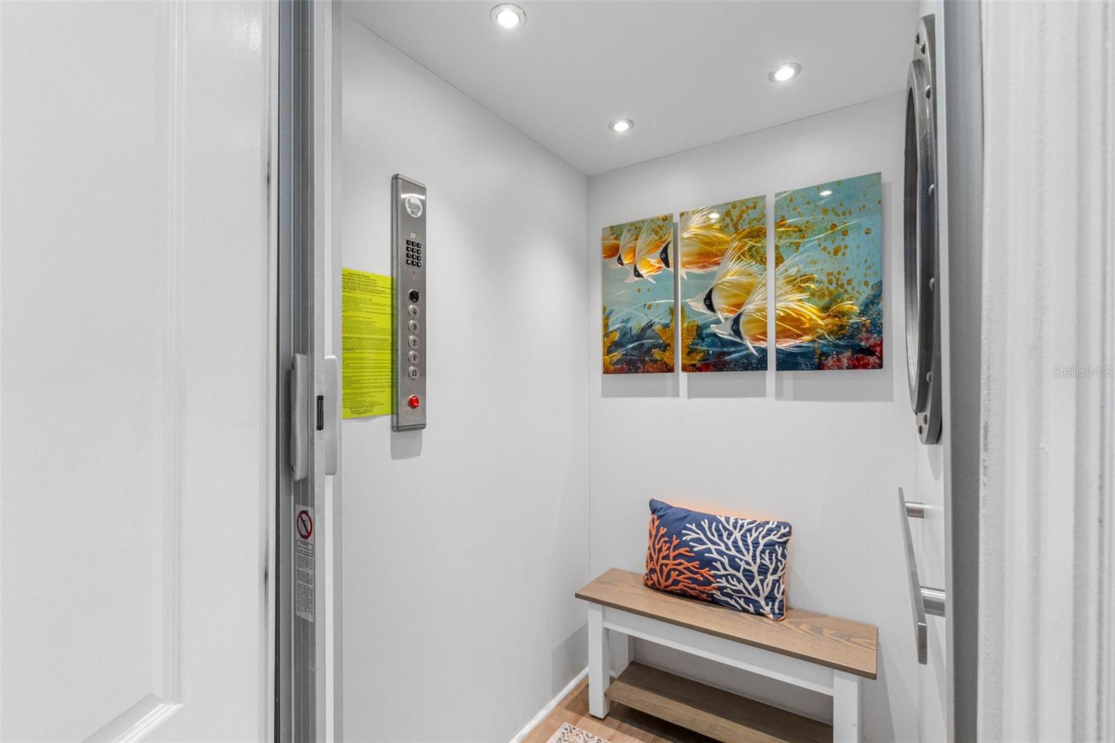 Image 27 of 81 For 19915 Gulf Boulevard 806