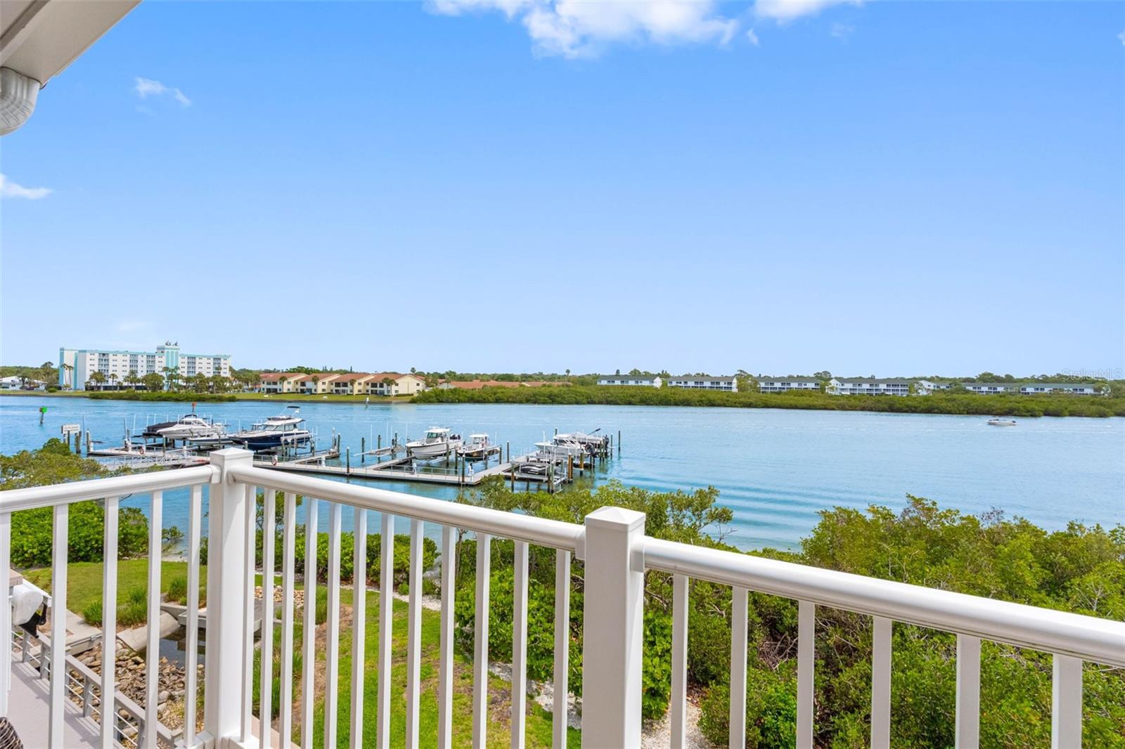 Image 36 of 81 For 19915 Gulf Boulevard 806