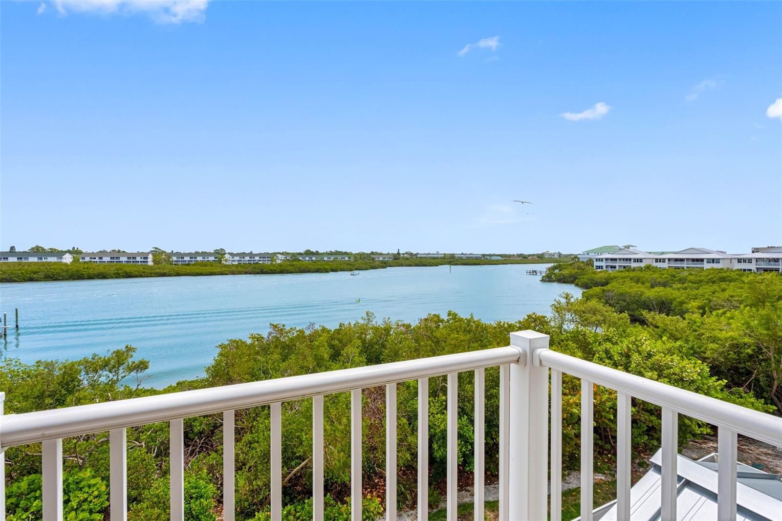 Image 38 of 81 For 19915 Gulf Boulevard 806