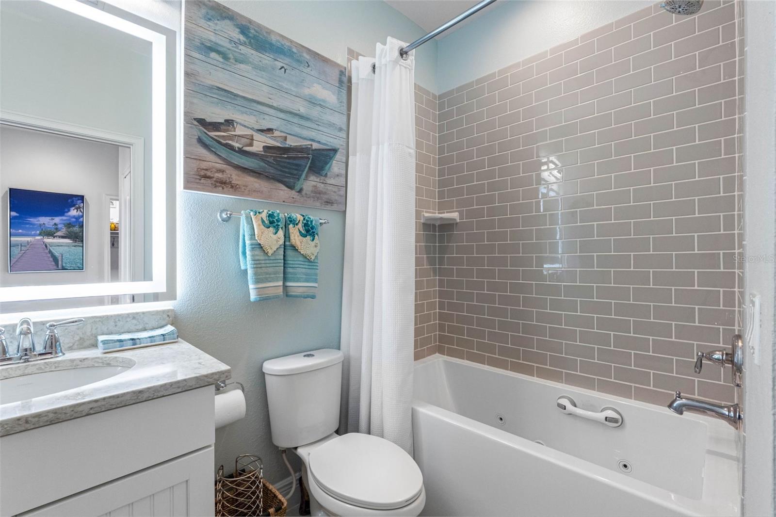 Image 49 of 81 For 19915 Gulf Boulevard 806