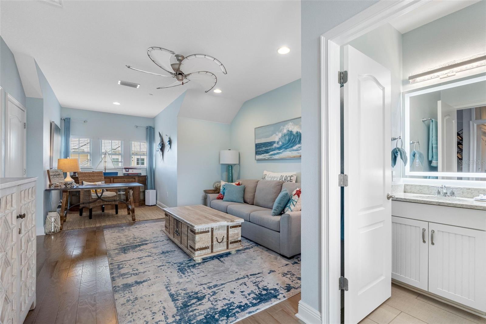 Image 64 of 81 For 19915 Gulf Boulevard 806