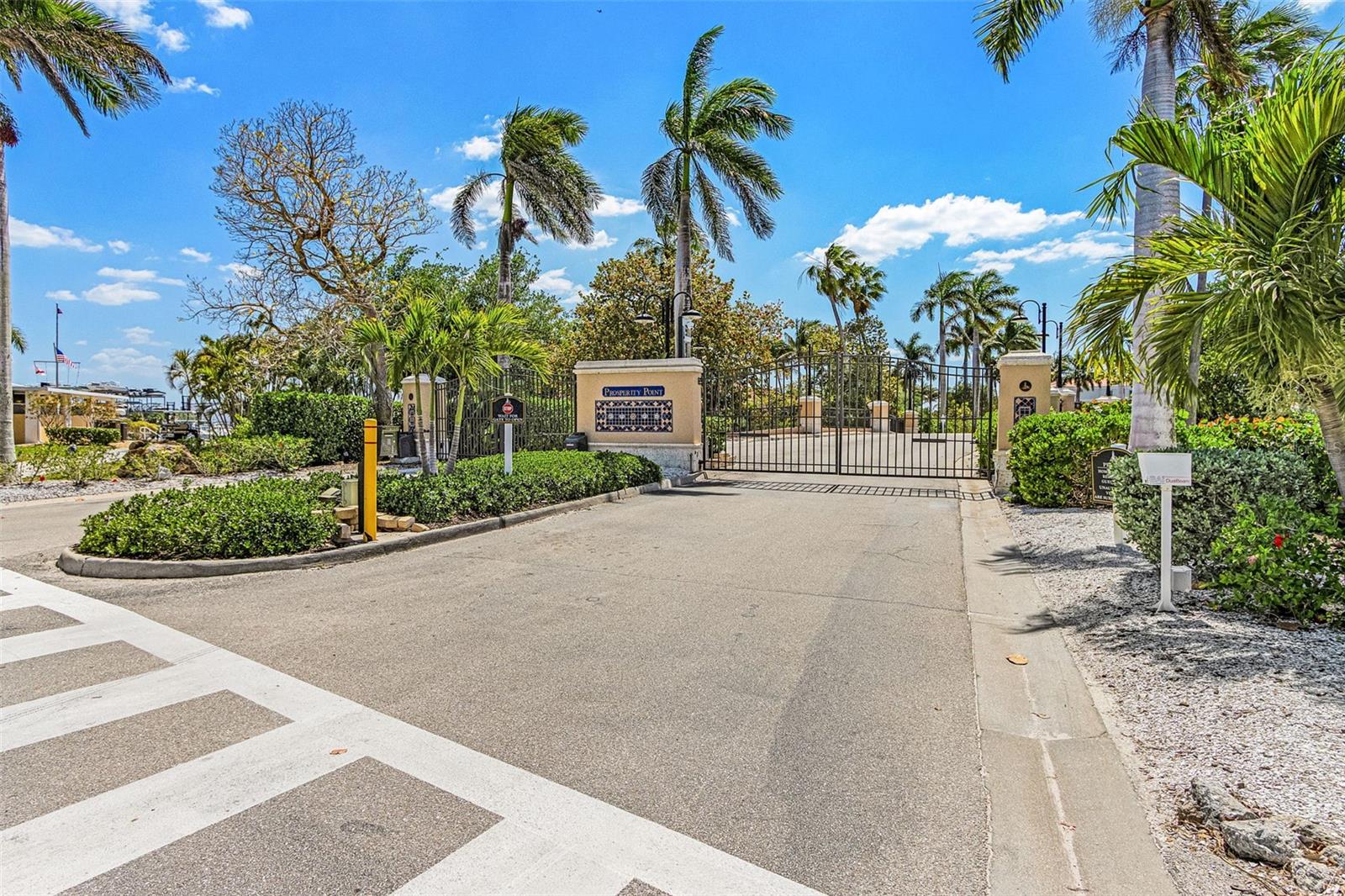 Image 29 of 37 For 3312 Sunset Key Cir Circle B