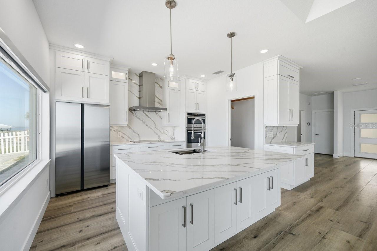 Listing photo id 8 for 1909 Gulfview Drive