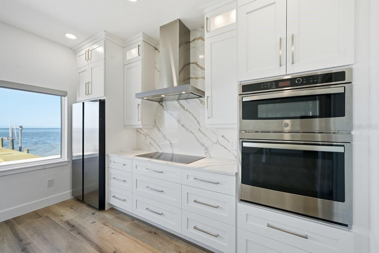 Listing photo id 9 for 1909 Gulfview Drive