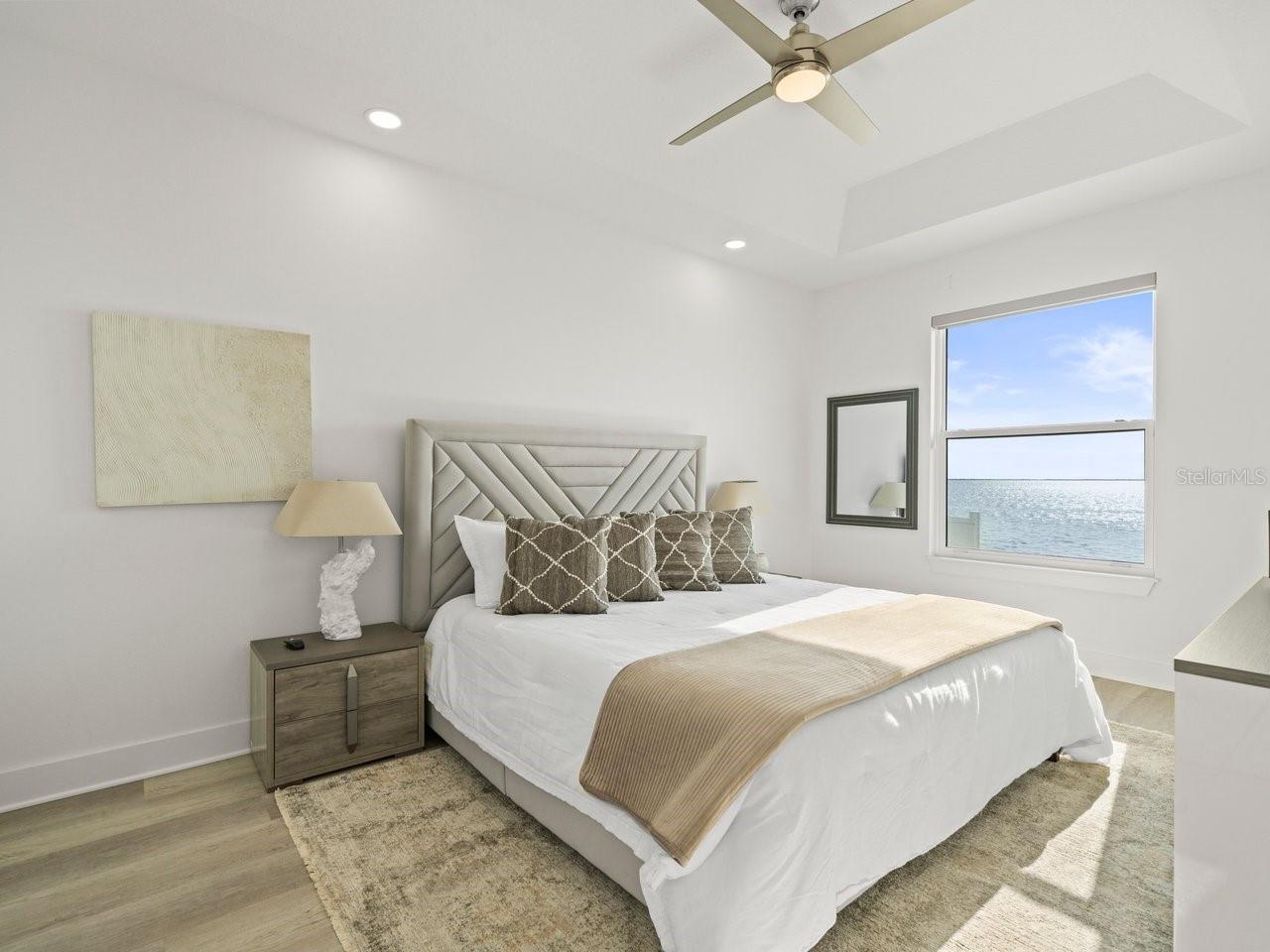 Listing photo id 15 for 1909 Gulfview Drive