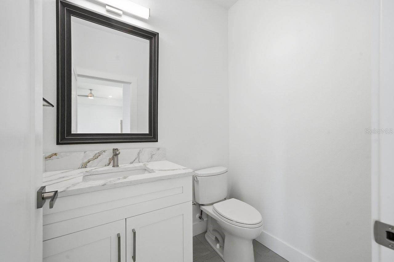 Listing photo id 20 for 1909 Gulfview Drive