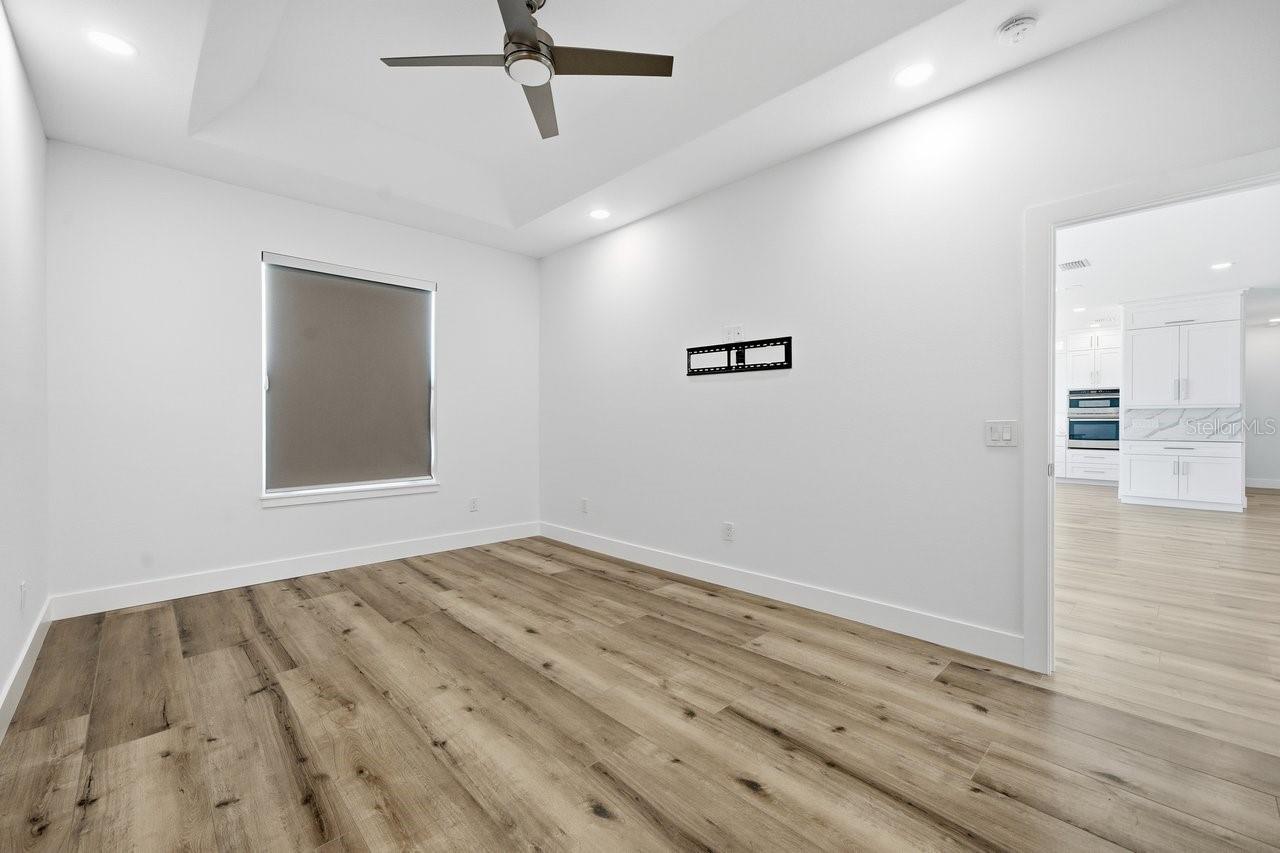 Listing photo id 21 for 1909 Gulfview Drive