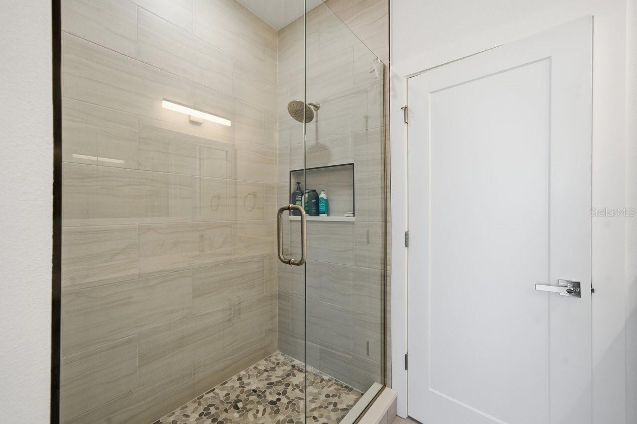 Listing photo id 25 for 1909 Gulfview Drive