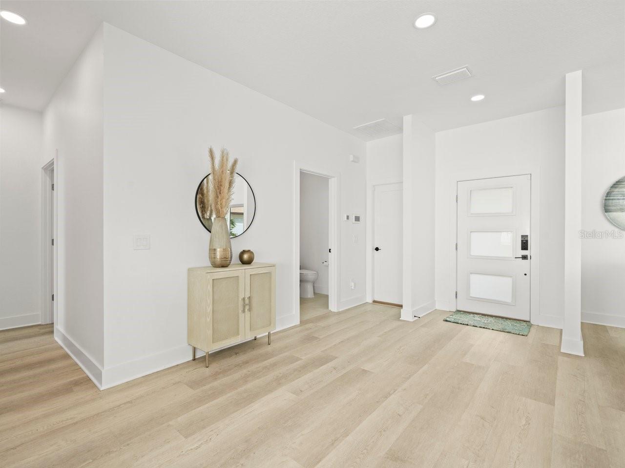 Listing photo id 26 for 1909 Gulfview Drive