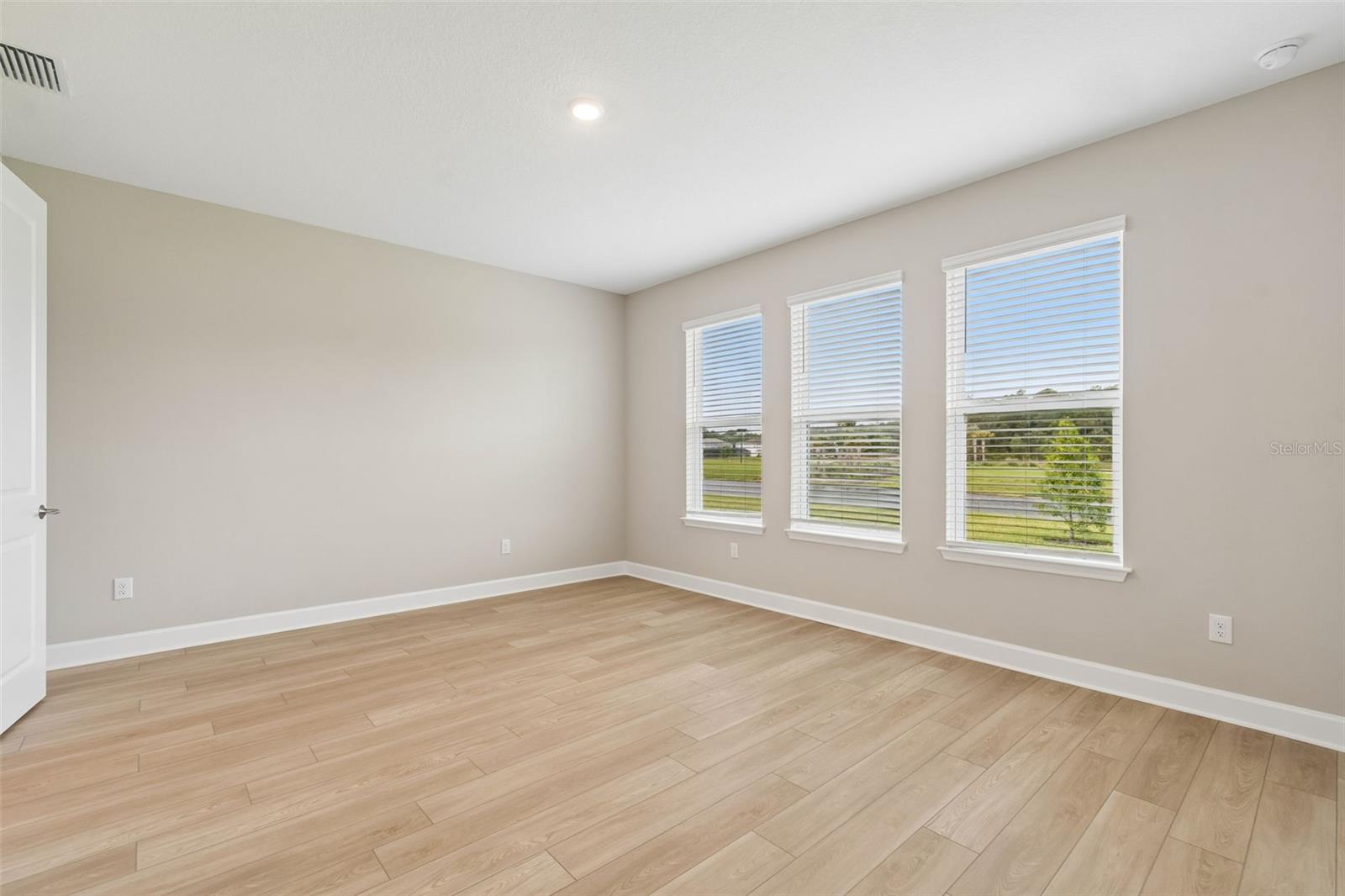 Image 15 of 50 For 2181 Longliner Loop