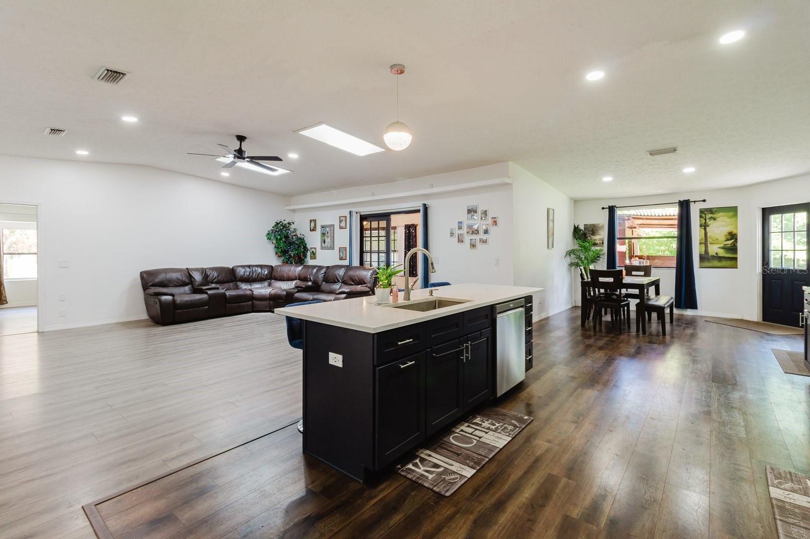 Image 14 of 46 For 5402 Swallow Drive