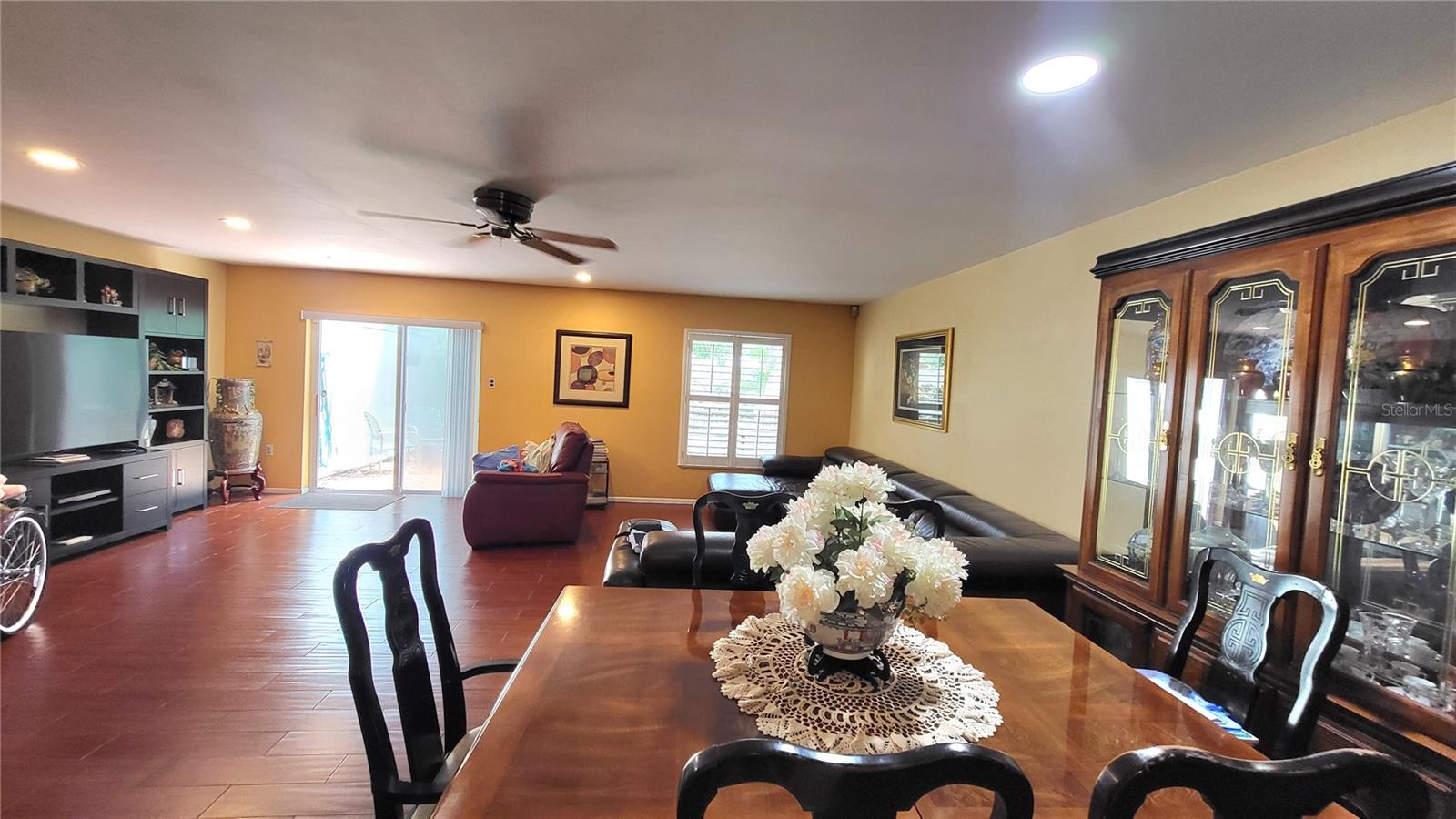 Image 12 of 16 For 2700 Bayshore Boulevard 592