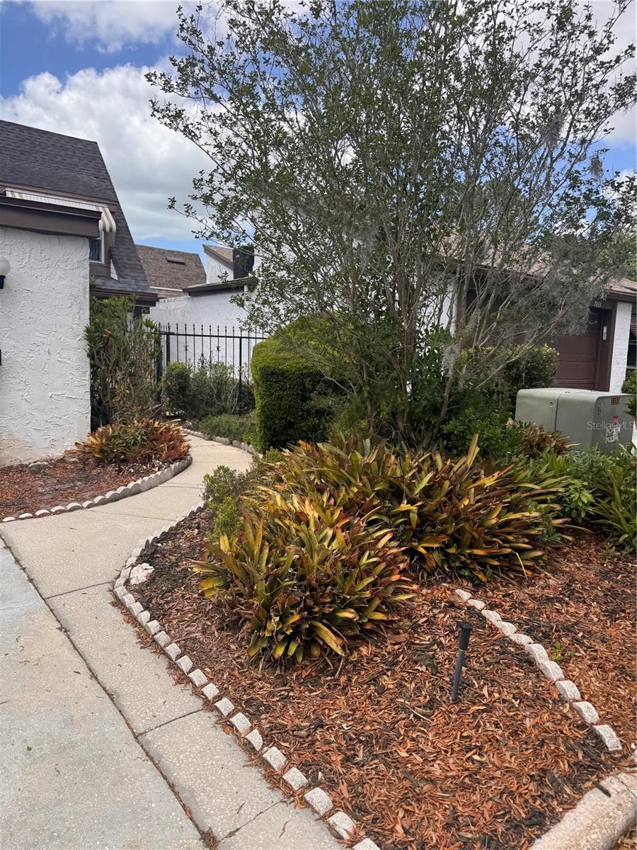 Image 2 of 28 For 7831 Bridle Path Row