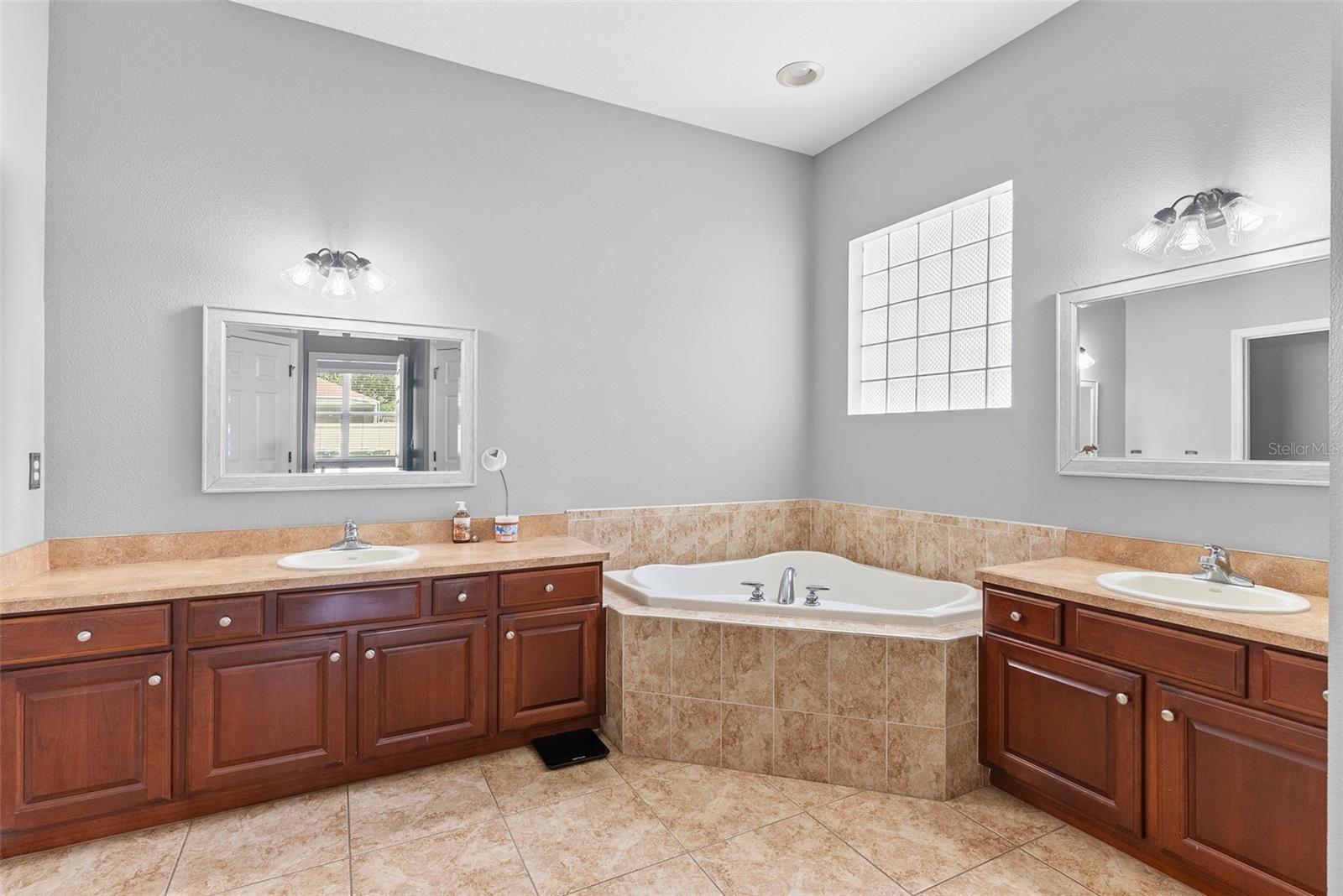 Image 24 of 42 For 3836 Alamanda Hills Lane