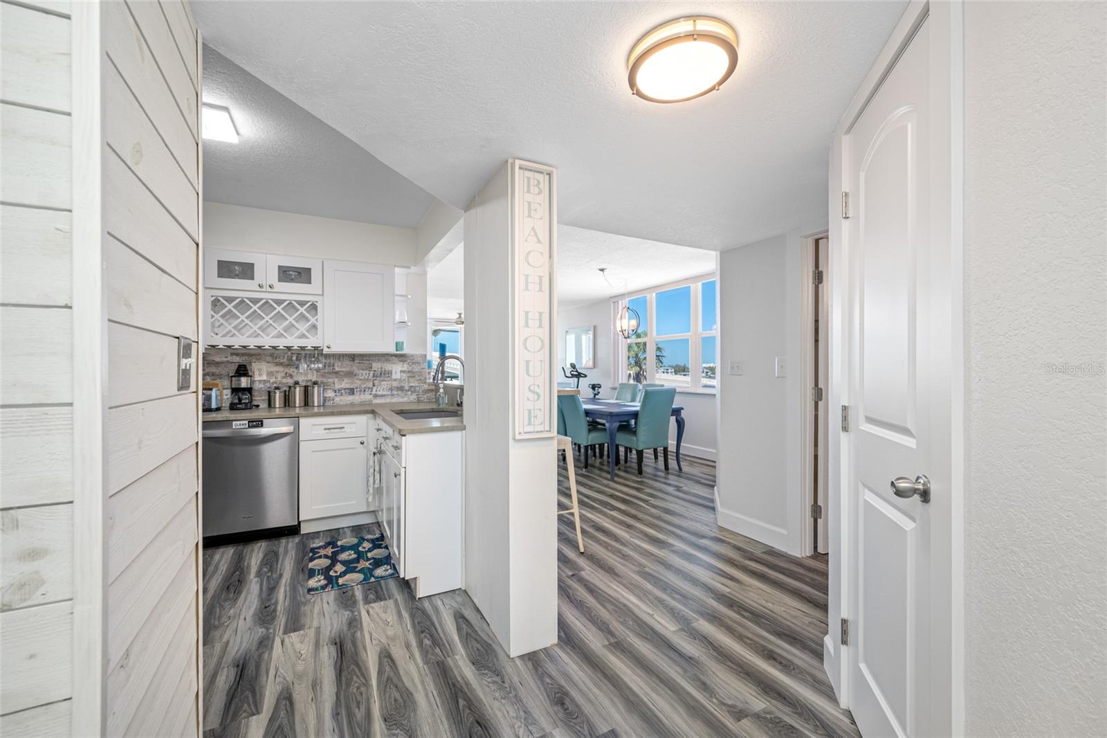 Image 11 of 42 For 5701 Bahia Del Mar Circle 408